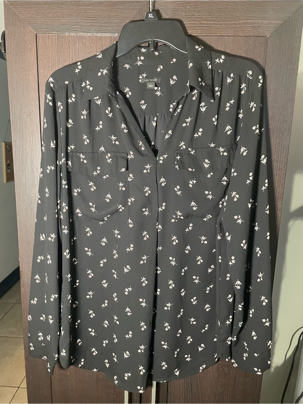 Ann Taylor Black Floral Button-Front Blouse